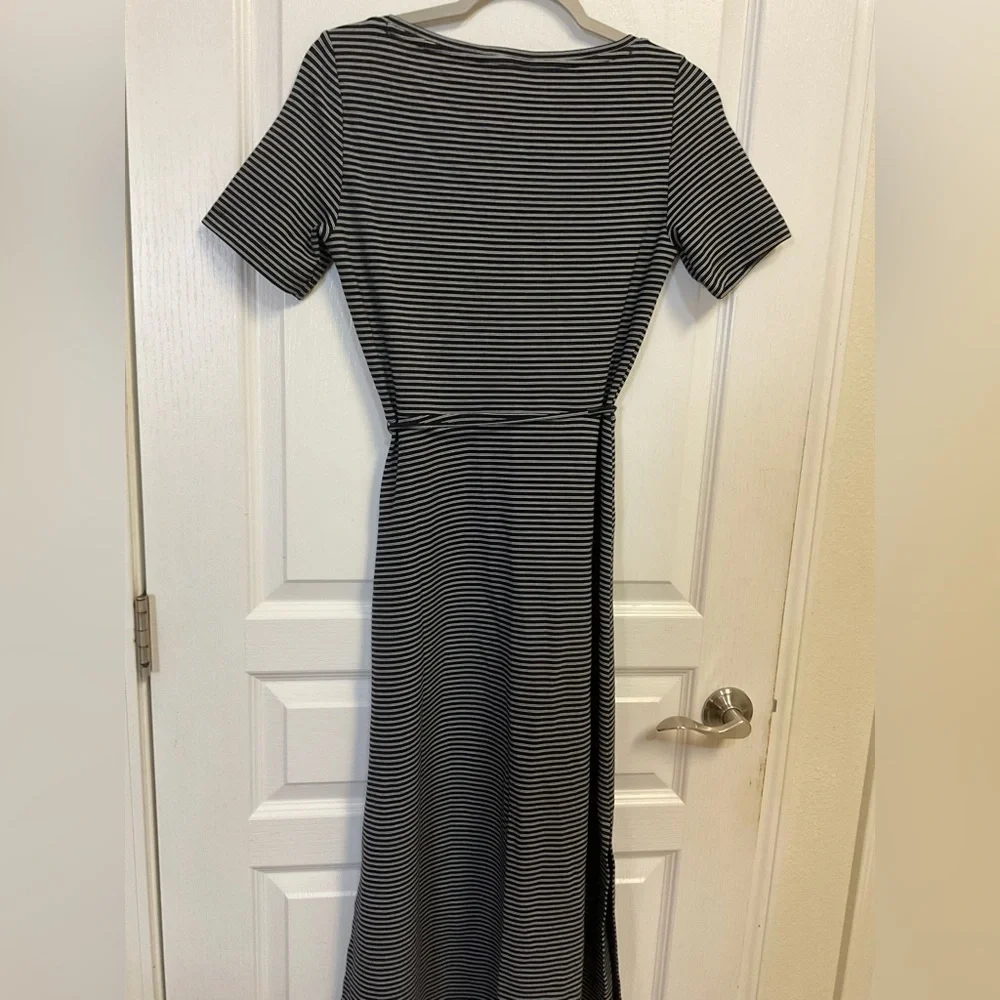 Club Monaco Striped Tie Waist Midi Dress Size S/P - Picture 3 of 11